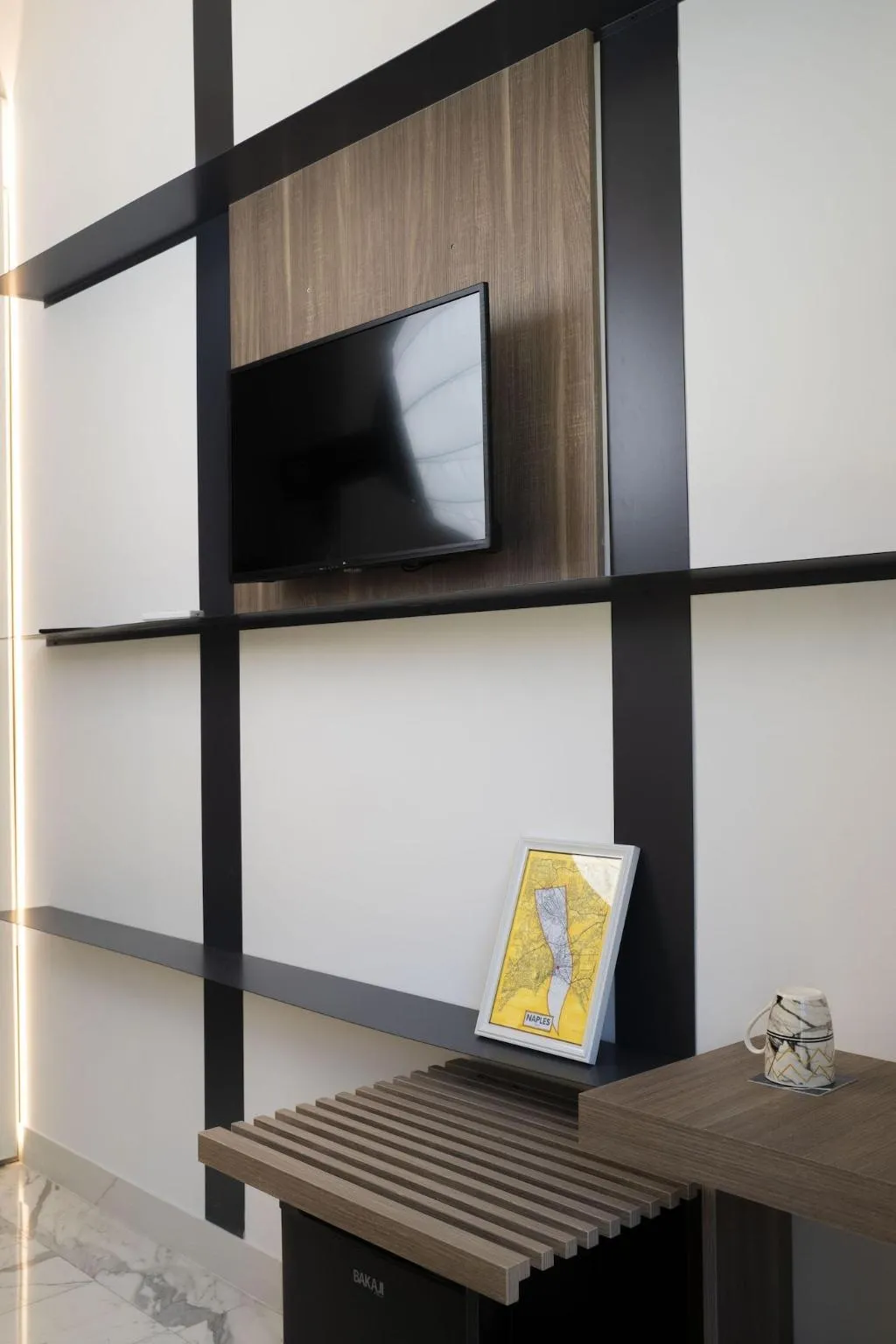 Room, Rettifilo 311, Naples