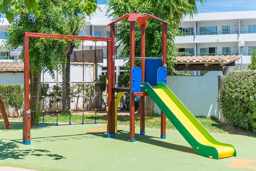 Sports and Entertainment, Apartamentos Siesta I, Majorca