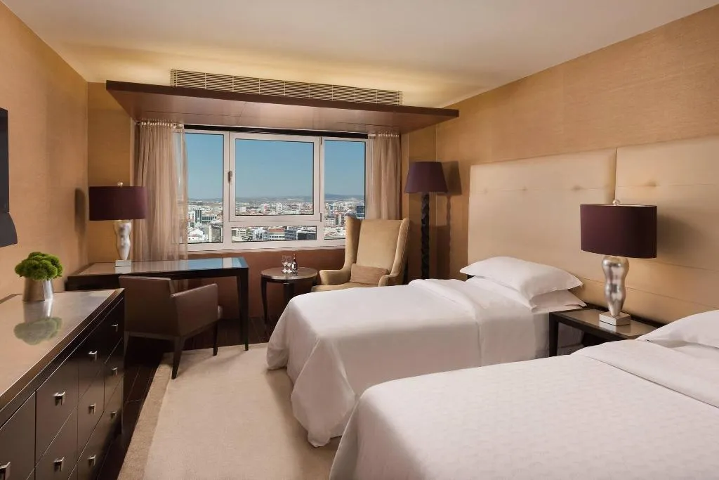 Room, Sheraton Lisboa Hotel & Spa, Lisbon