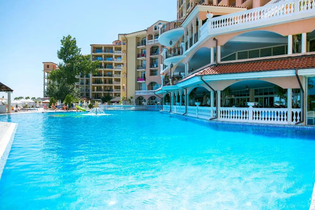Pool, Royal Park, Bourgas