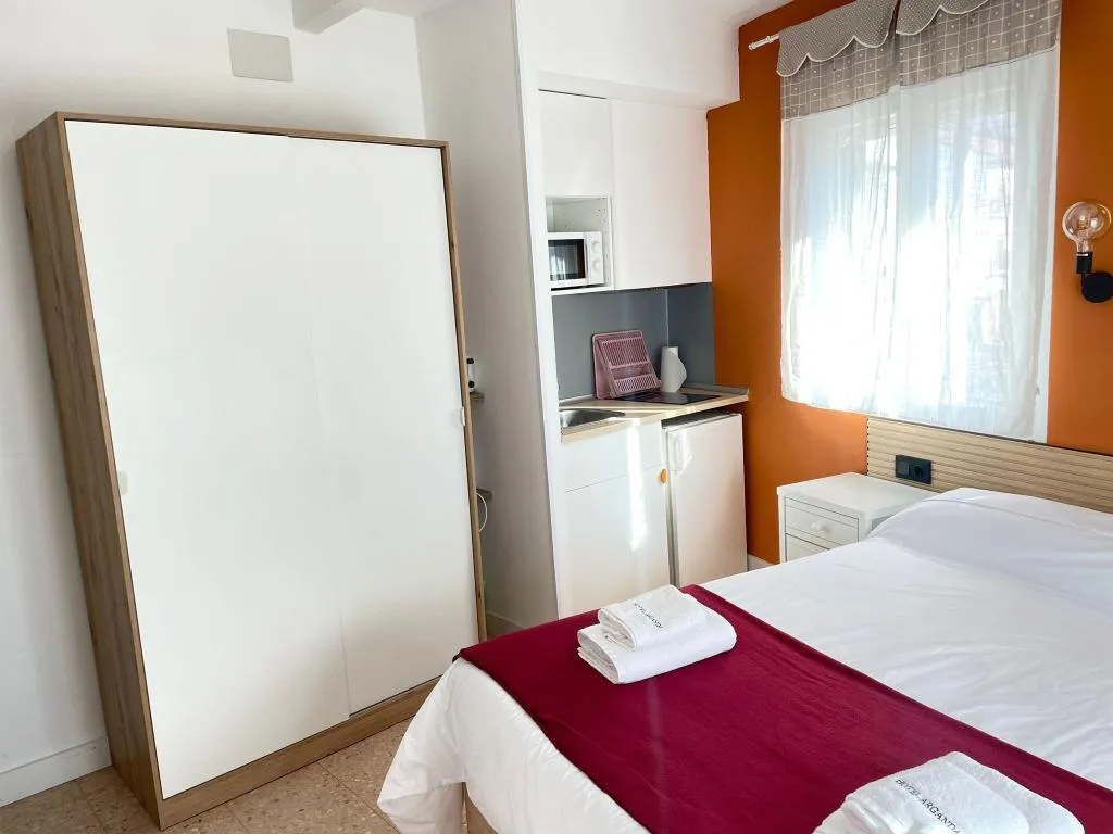 STUDIO DELUXE CAPACITY 2 Room, Hotel Arganda, Madrid