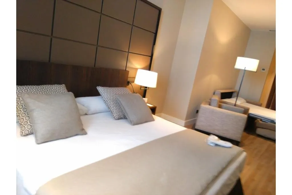 JUNIOR SUITE STANDARD Room, Palacio de Valderrabanos, Madrid