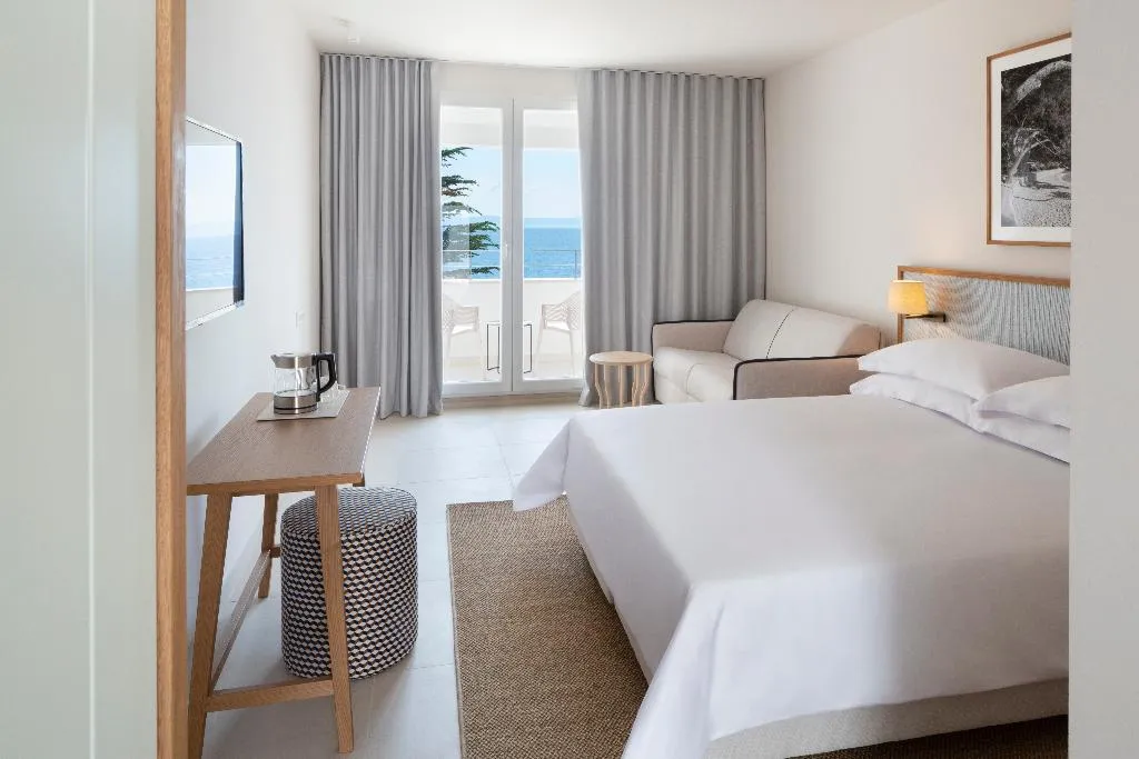 DOUBLE SUPERIOR SIDE SEA VIEW Room, Bluesun Holiday Village Afrodita, Split