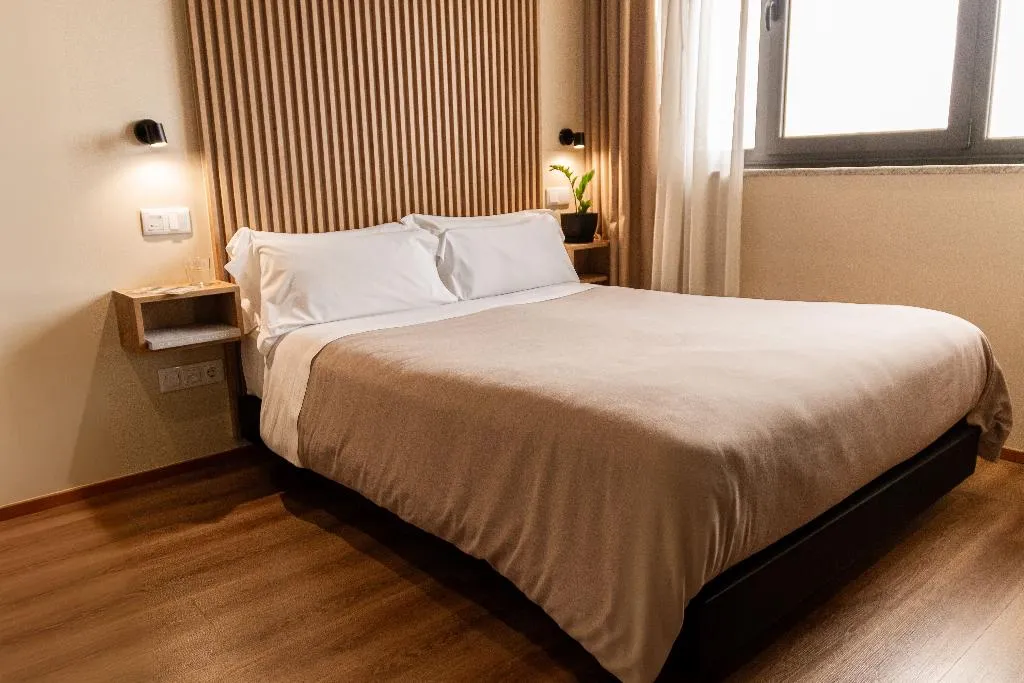 Double or Twin ECONOMY Room, Room Select Porto, Porto