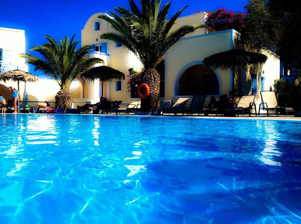 Pool, Zephyros, Santorini