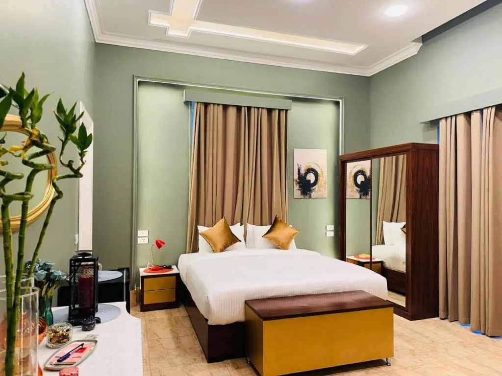 DOUBLE STANDARD Room, Ga Plus, Cairo
