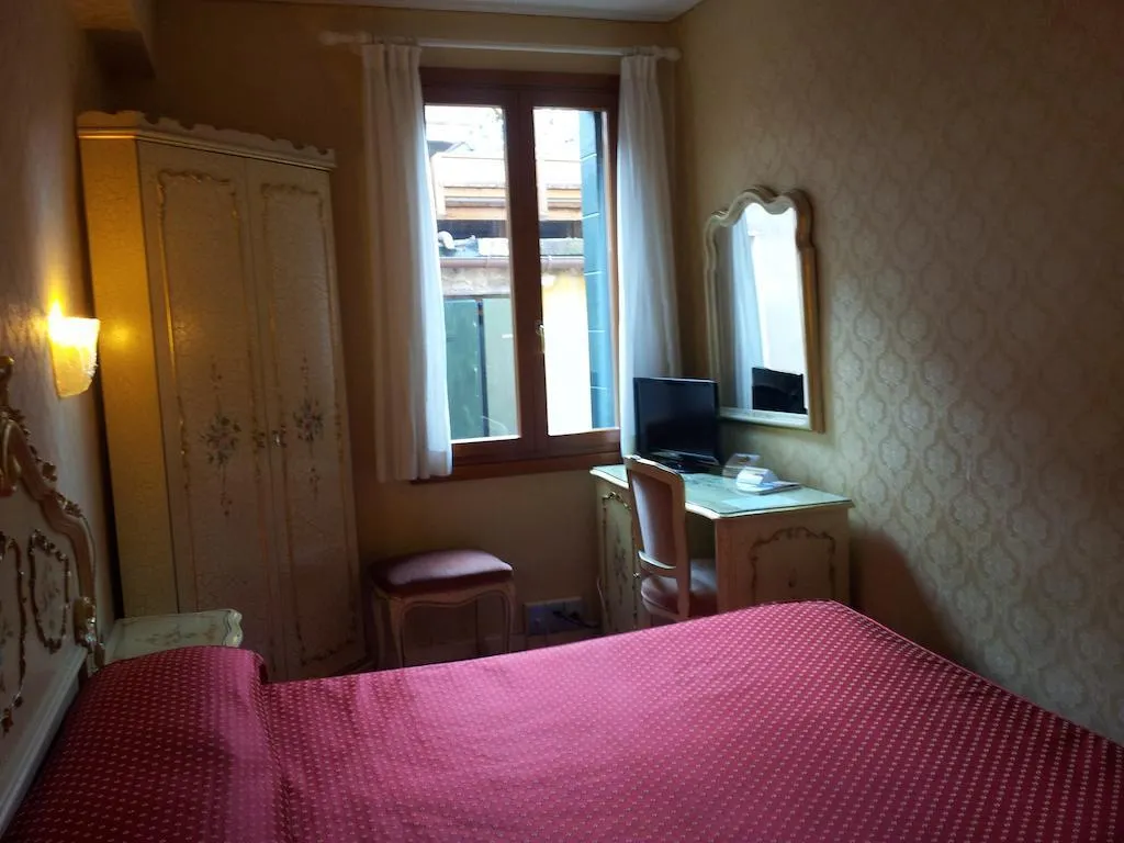 Room, Hotel Diana, Venice