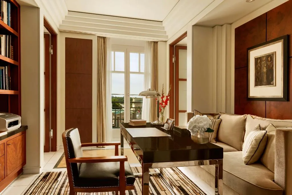 SUITE SUPERIOR WITH VIEWS Room, Adlon Kempinski Berlin, Berlin