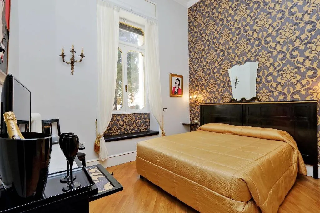 Room, Domus Monamì Luxury Suites, Rome
