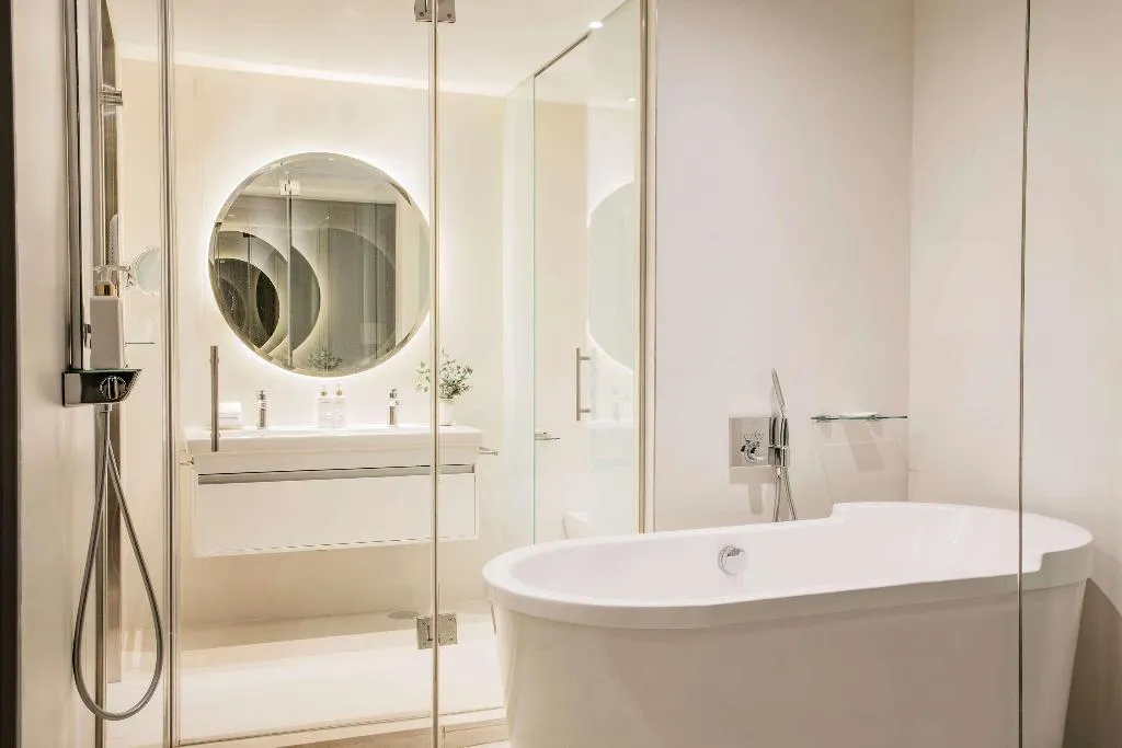 JUNIOR SUITE STANDARD Room, Palacio de los Duques Gran Meliá, Madrid