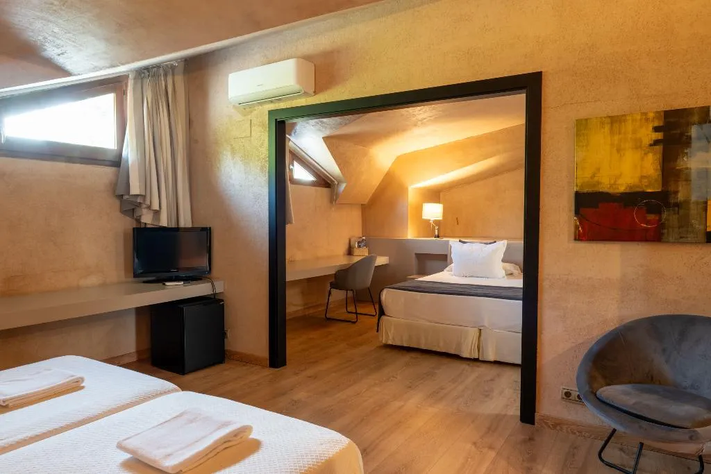 FAMILY ROOM STANDARD Room, Xalet del Golf, Barcelona