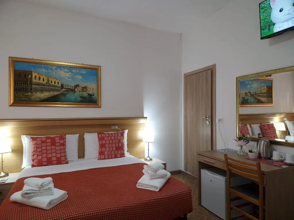 QUADRUPLE CLASSIC Room, Hotel Tito, Venice