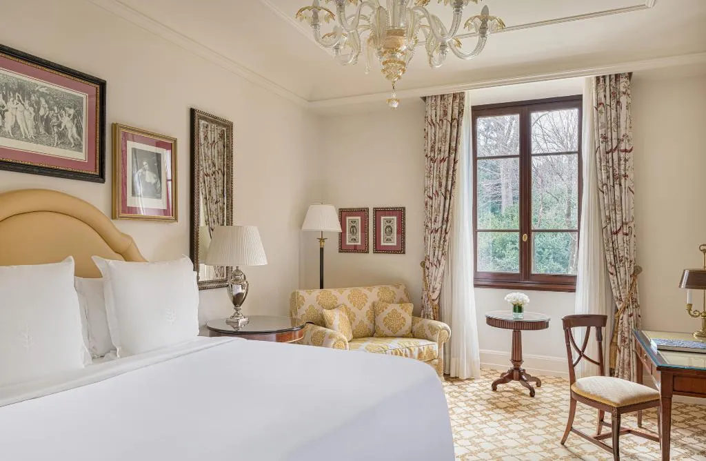 DOUBLE PREMIER KING BED Room, Four Seasons Hotel Firenze, Florence