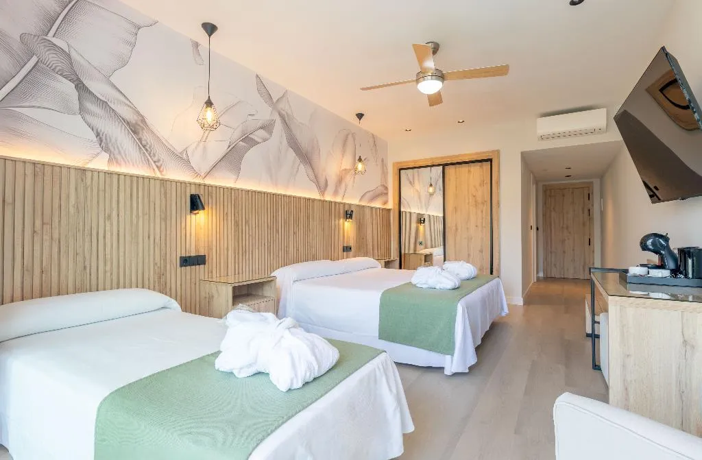 FAMILY ROOM COMFORT Room, Hotel Parasol by Dorobe, Costa Del Sol