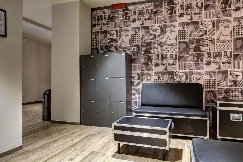 Sports and Entertainment, Meininger Roma Termini, Naples