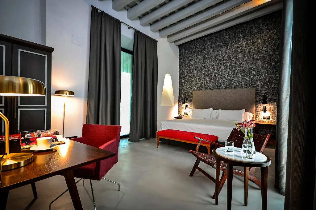 DOUBLE DELUXE ONE BED Room, Legado Alcazar, Seville