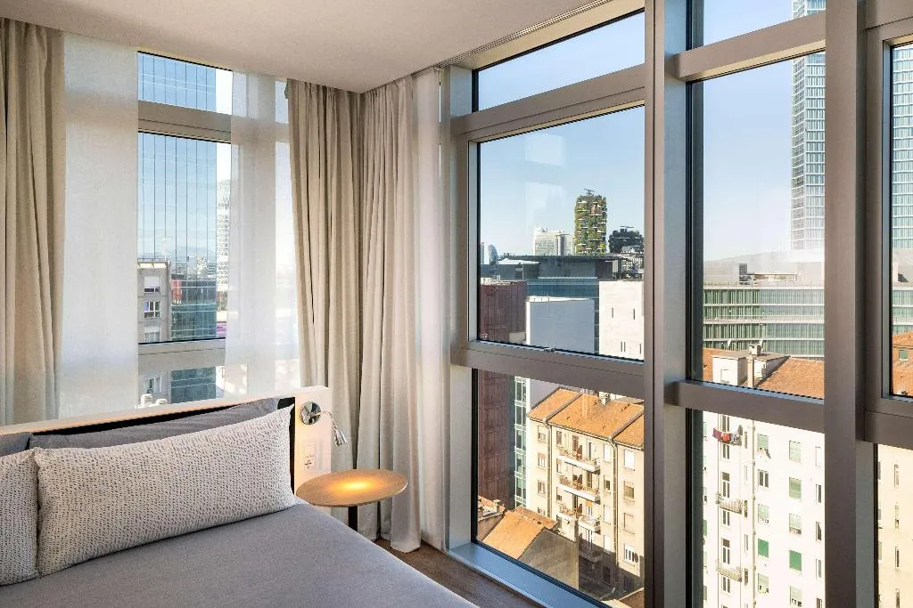 Room, Innside Milano Torre Galfa, Milan