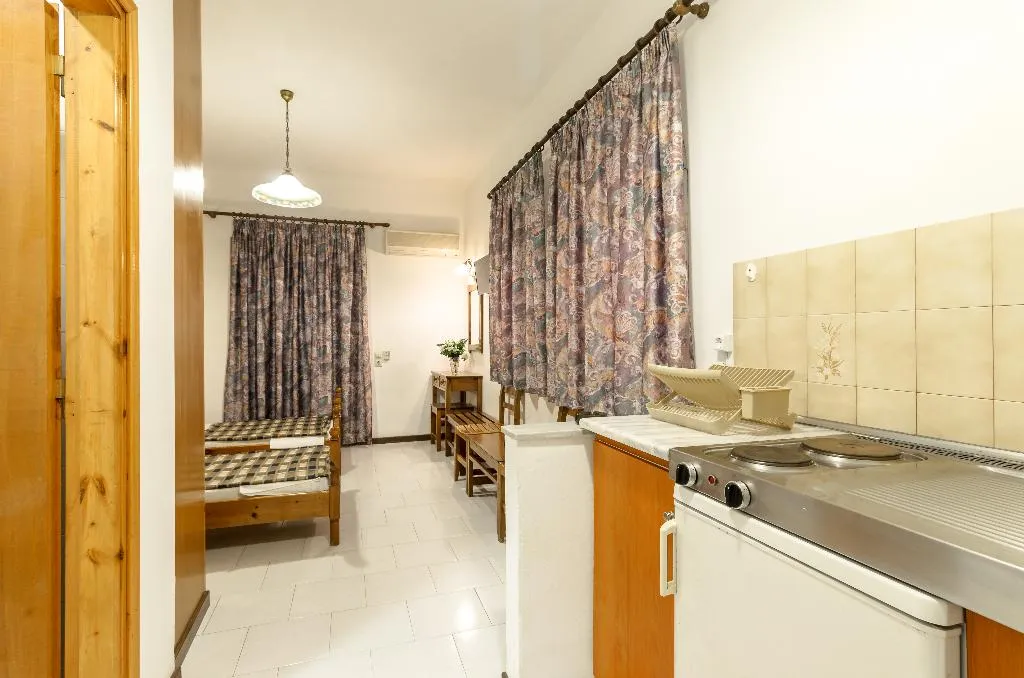 STUDIO CAPACITY 4 Room, Chrysafis Studios, Zante