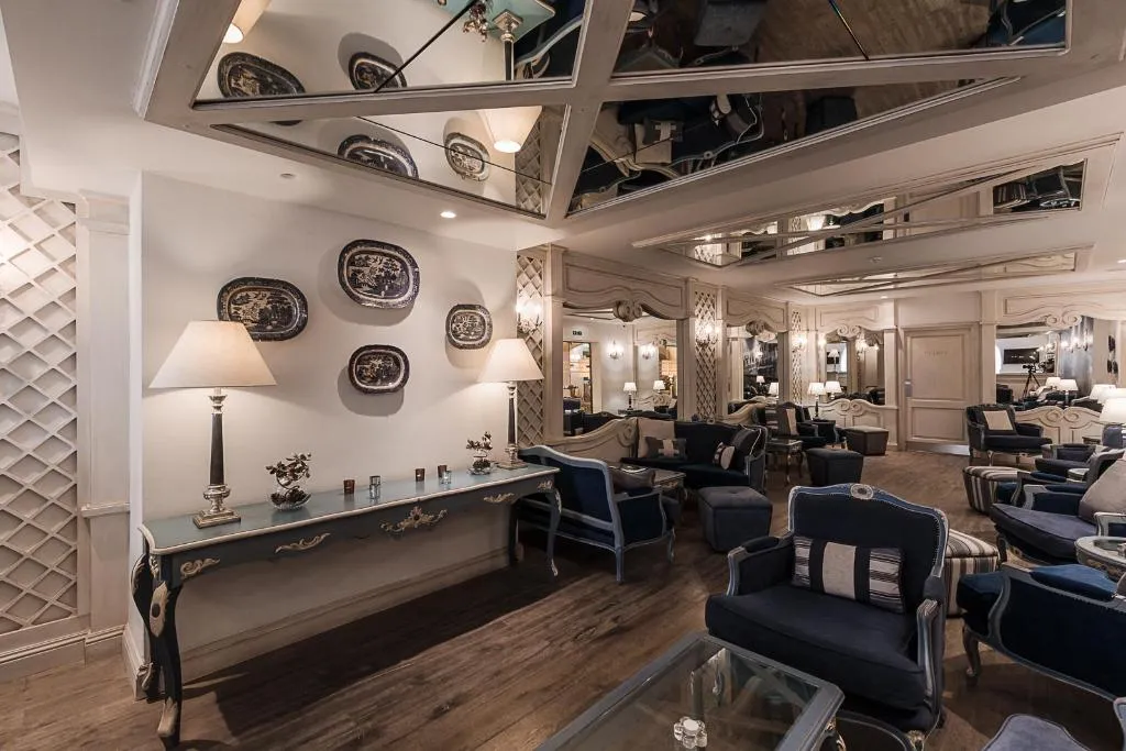 Bar, Osborne Hotel, Malta