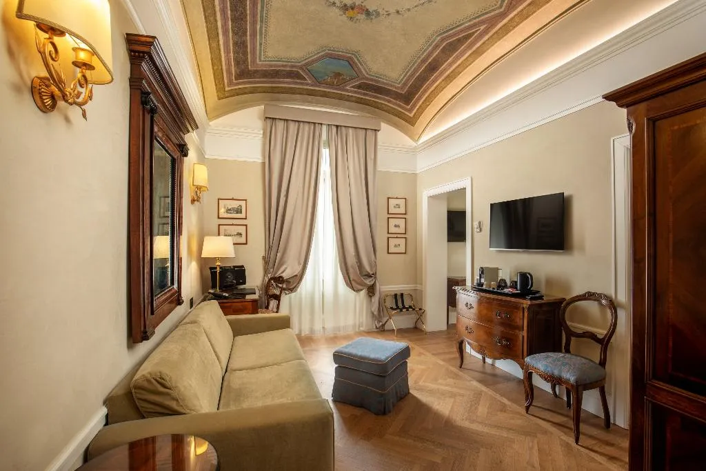 JUNIOR SUITE KING SIZE BED Room, Hotel Canada, BW Premier Collection, Rome