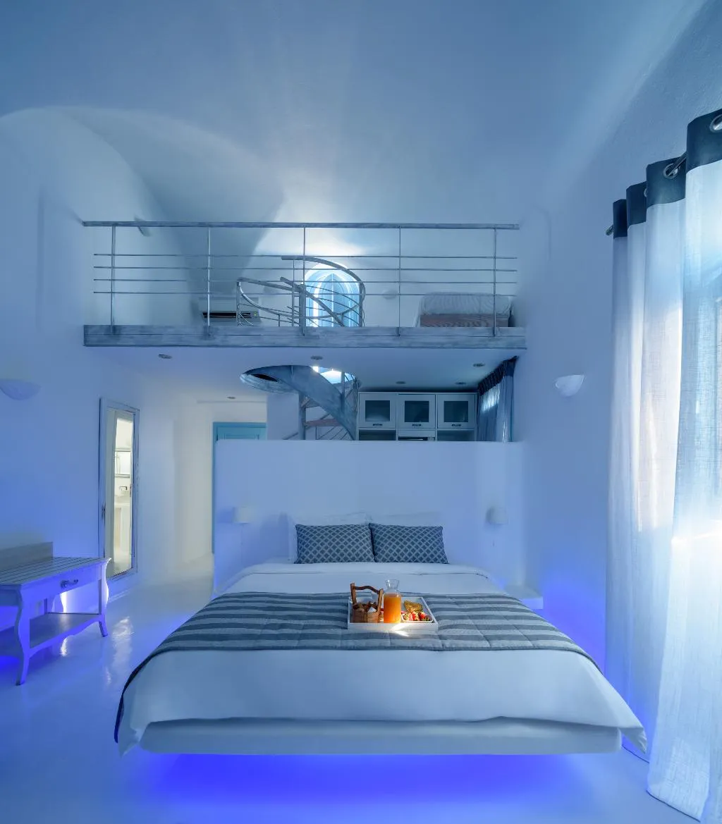 SUITE WITH JACUZZI Room, Kalestesia Suites, Santorini
