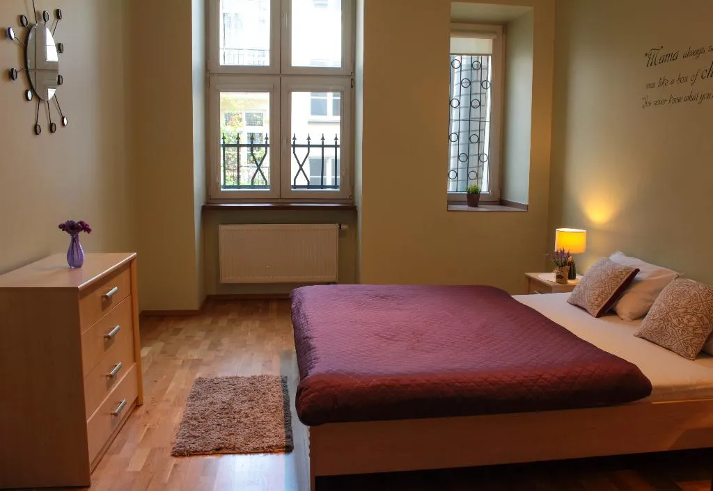 APARTMENT CAPACITY 5 TWO BEDROOMS Room, Old Town Apartments Slawkowska, Krakow