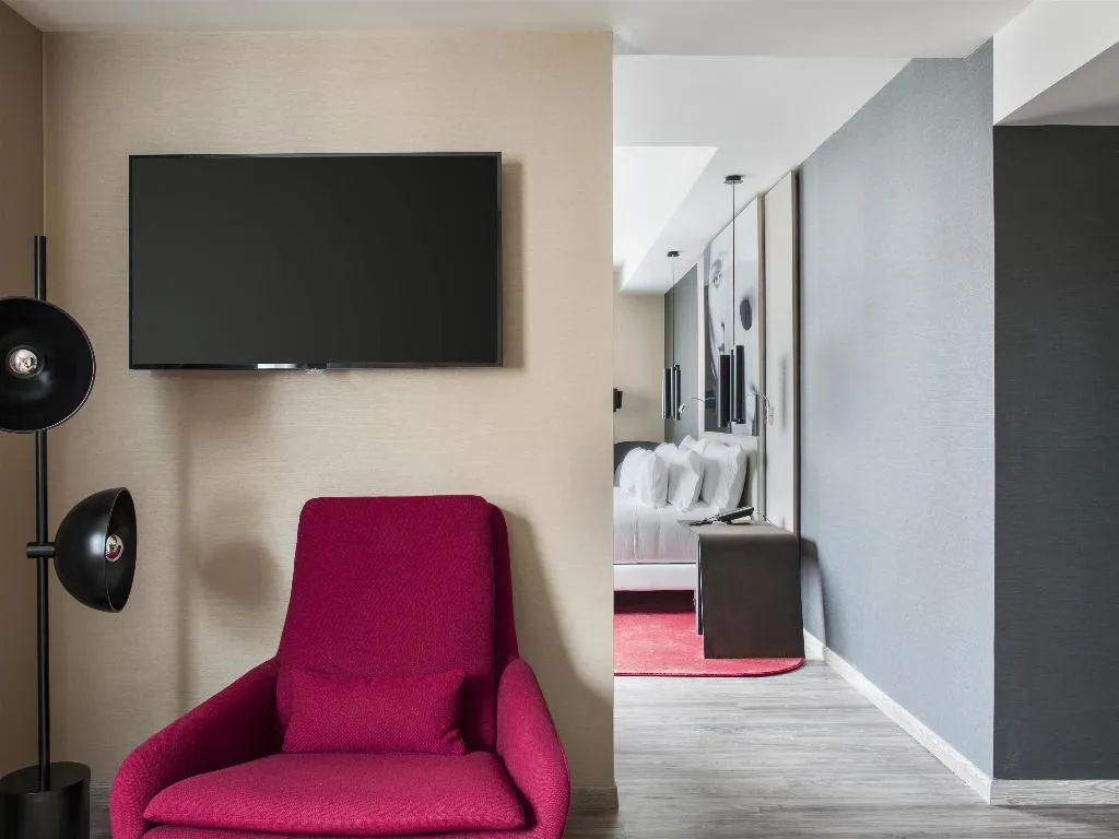 JUNIOR SUITE STANDARD Room, NH Collection Madrid Suecia, Madrid