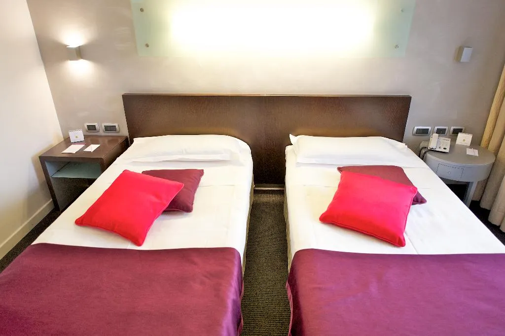 Double or Twin STANDARD Room, Mercure Palermo Centro, Palermo