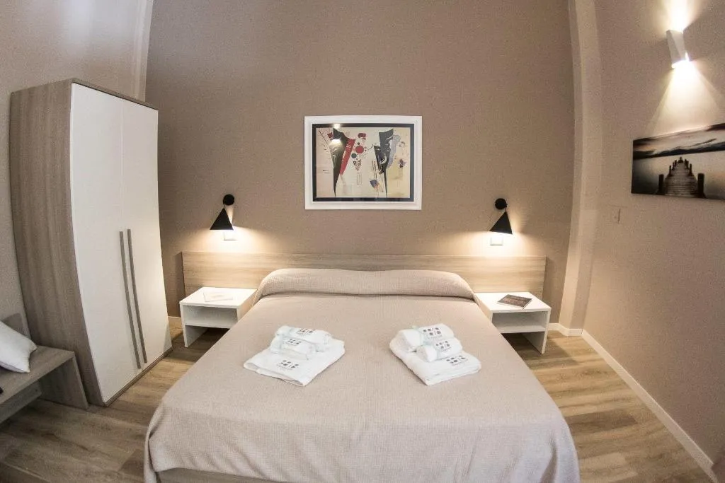 Room, Bagnasco 18, Palermo