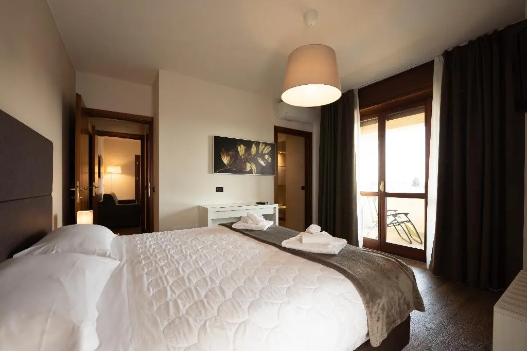 SUITE LUXURY Room, Hotel Gardenia Sirmione, Milan