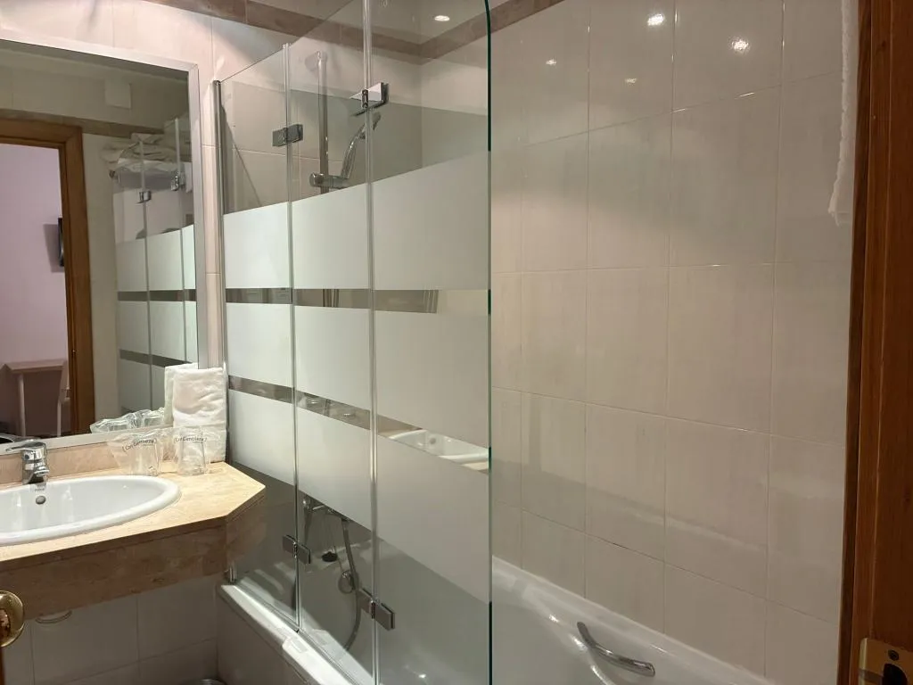 TWIN STANDARD Room, Hotel Travessera, Barcelona