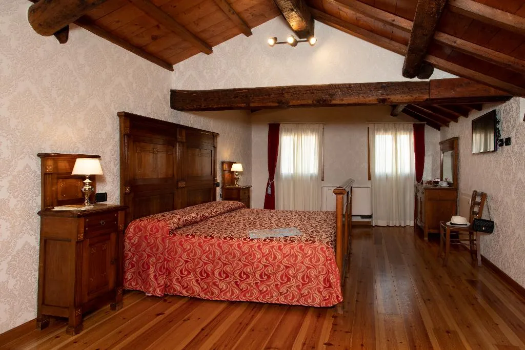 SUITE CANAL VIEW Room, Charming Palace Santa Fosca, Venice
