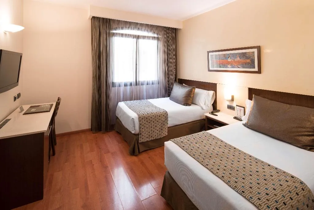 Room, Catalonia Born, Barcelona