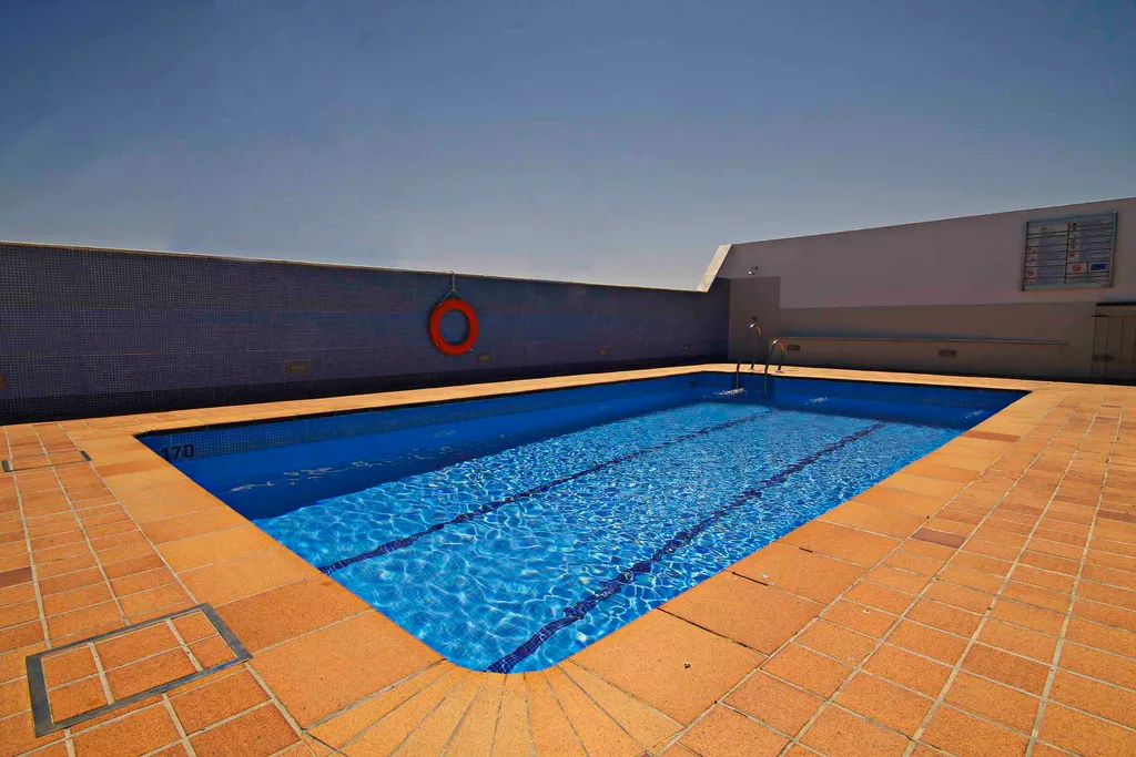 Pool, San Gil, Seville