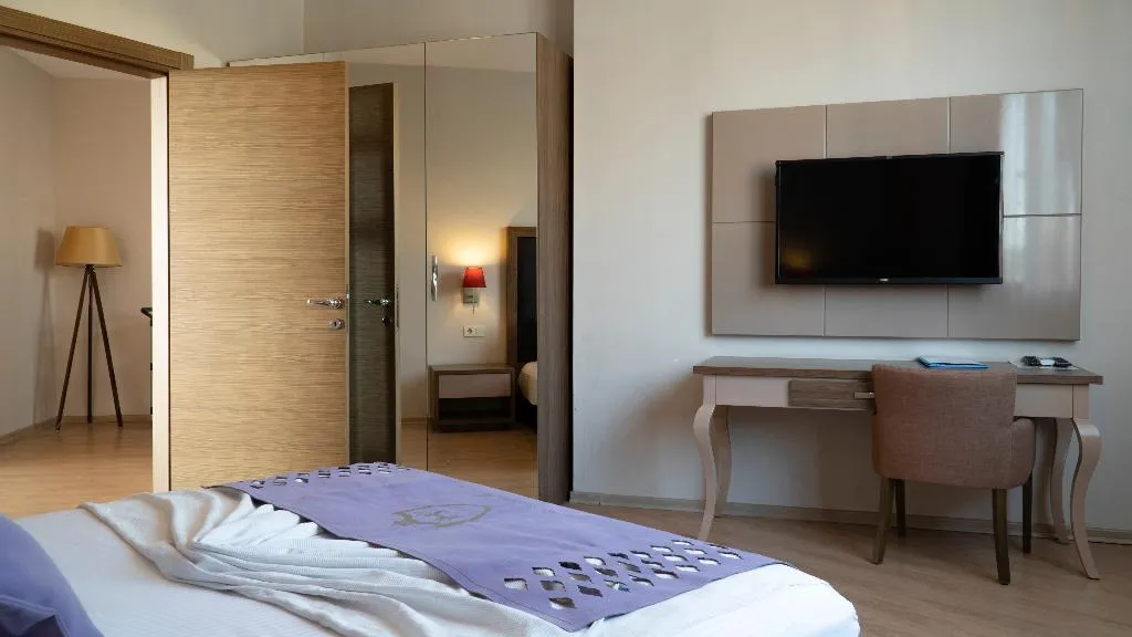 FAMILY ROOM TWO BEDROOMS Room, Ladies Beach Suite Hotel, Izmir