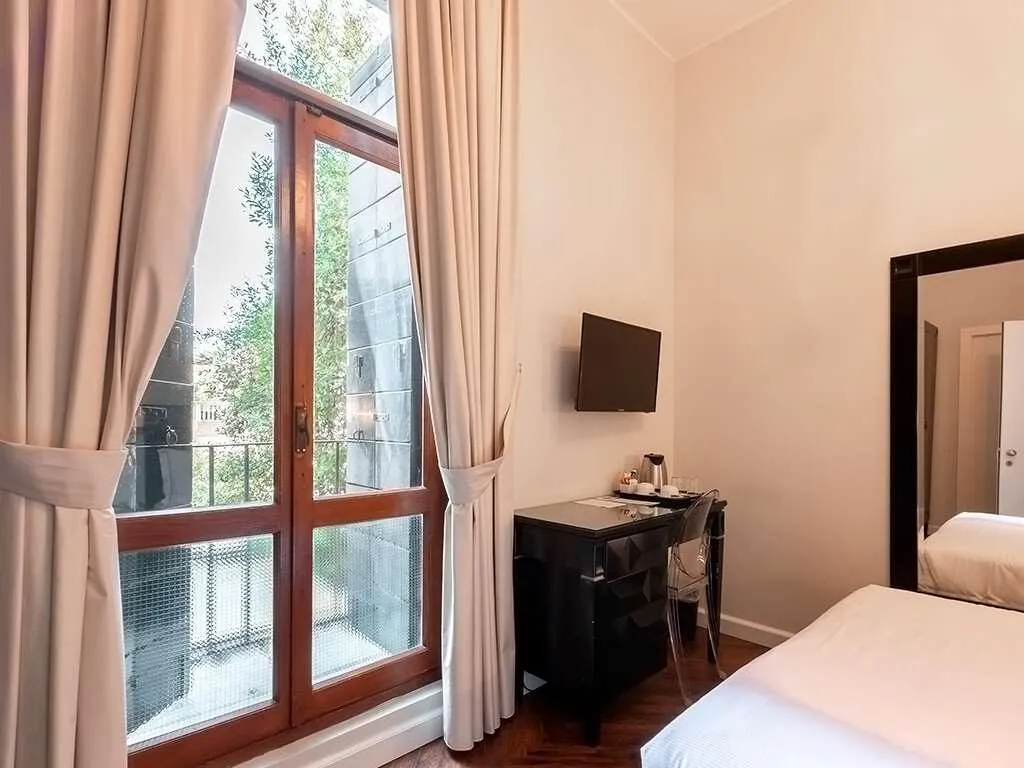 Room, Sonder Salute Palace, Venice
