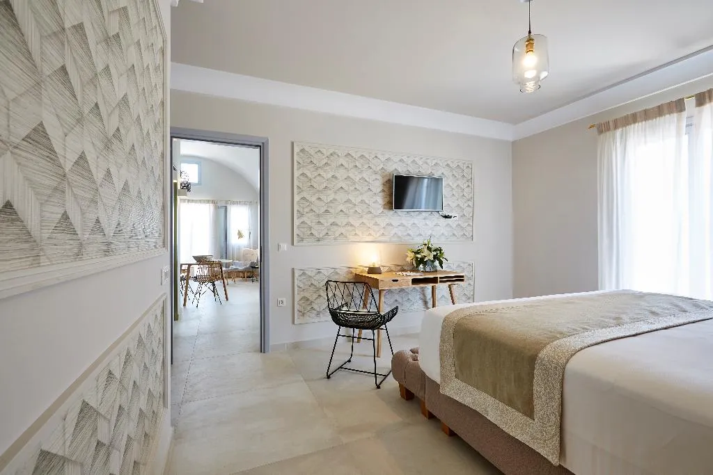 SUITE WITH PRIVATE POOL Room, De Sol Hotel & Spa, Santorini