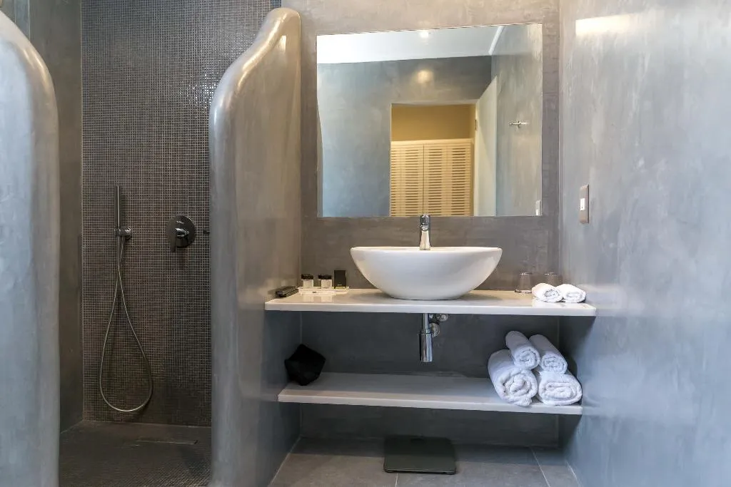 SUITE WITH JACUZZI Room, Acroterra Rosa Luxury Suites & Spa, Santorini