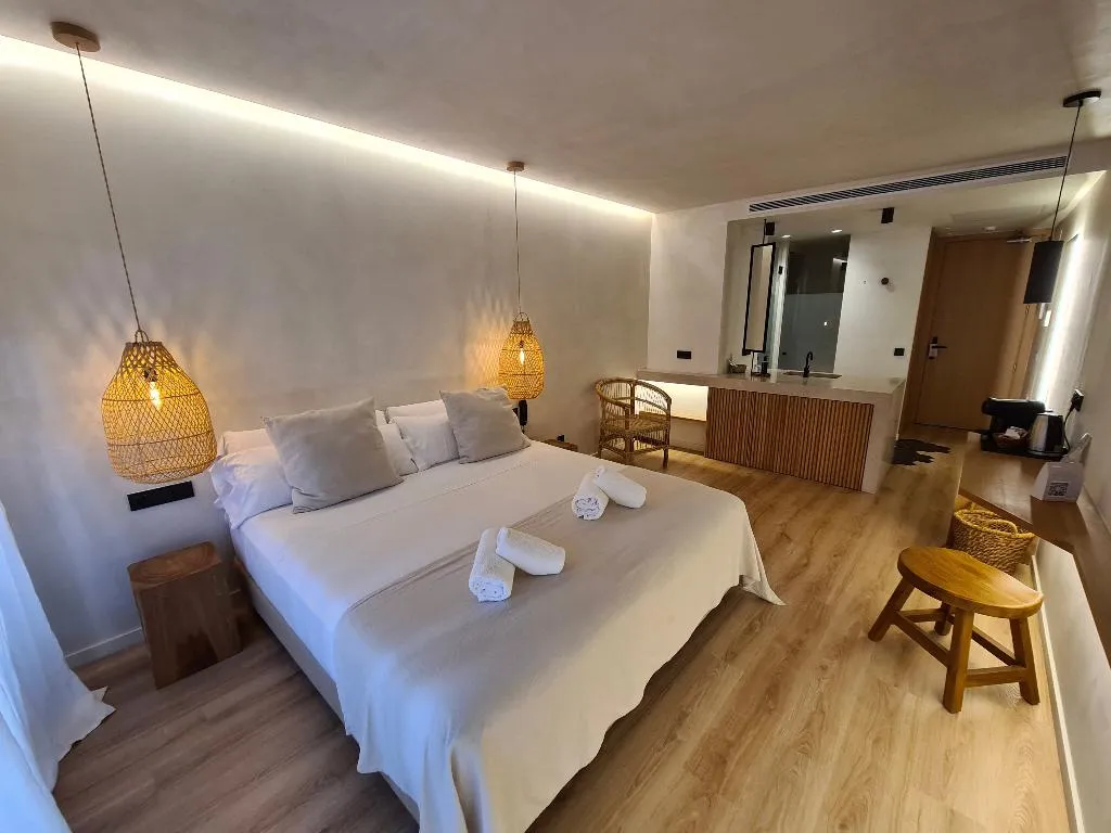 Double or Twin STANDARD Room, S´Estancia Suites, Menorca