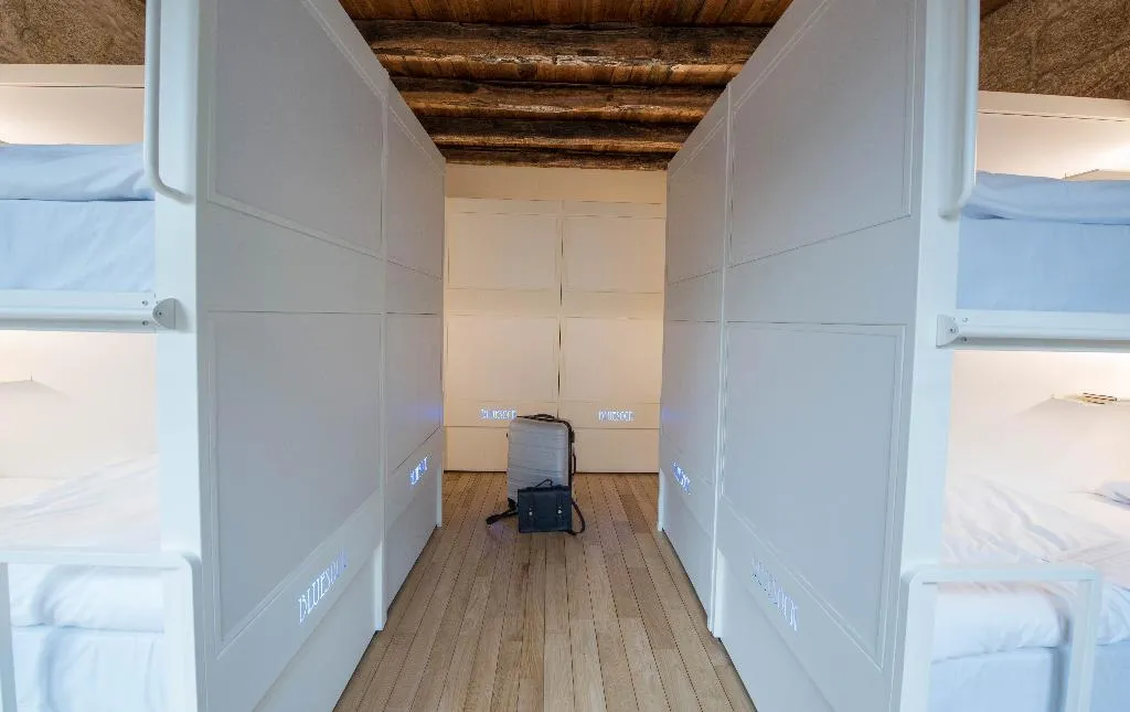 Bed in dormitory TWELVE BEDROOMS Room, Bluesock Hostels Porto, Porto