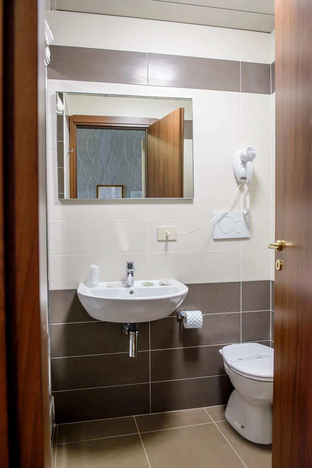 QUADRUPLE STANDARD Room, Emmaus, Rome