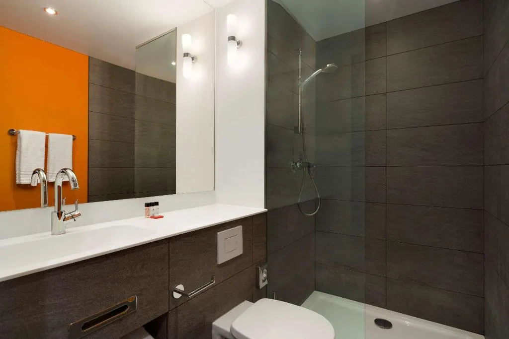 Room, Leonardo Hotel Amsterdam Rembrandtpark, Amsterdam