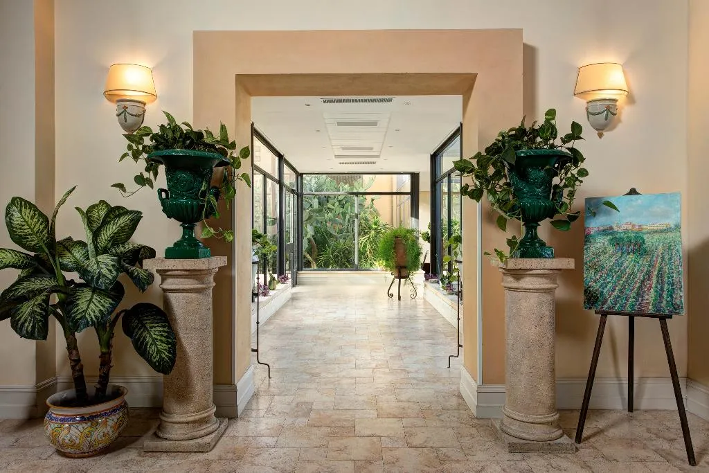 Lobby, Baglio Oneto dei Principi di San Lorenzo, Palermo