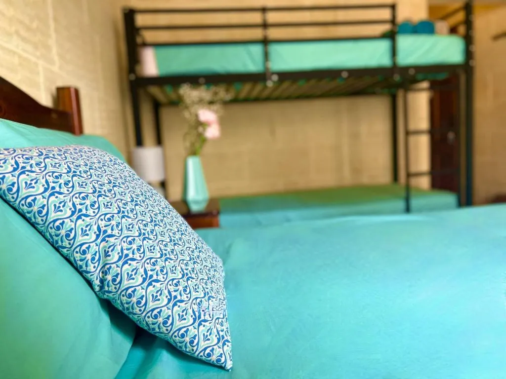 Room, Grotto's Paradise B&B, Gozo