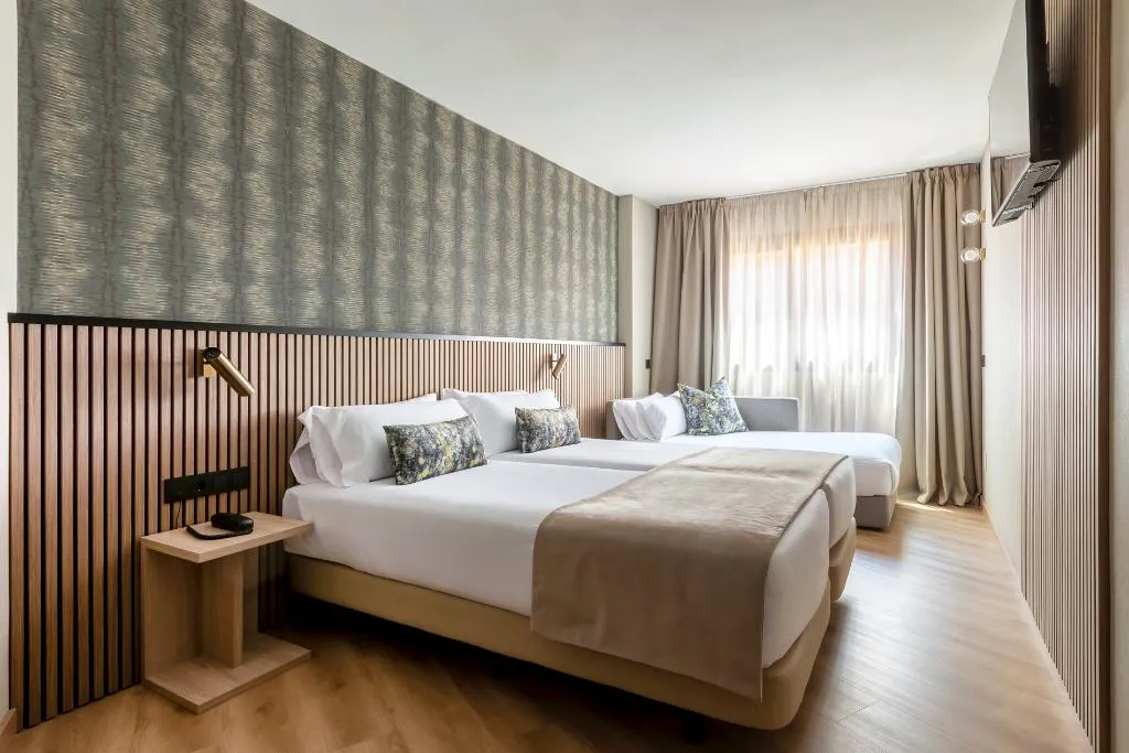 Double or Twin SUPERIOR Room, Acta Piramides, Madrid