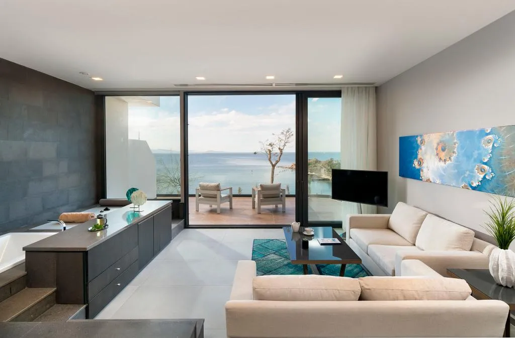 JUNIOR SUITE SEA VIEW KING BED Room, Le Meridien Bodrum Beach Resort, Bodrum