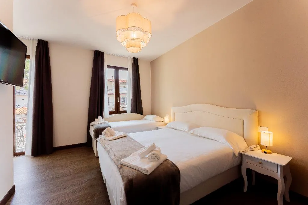 TRIPLE CLASSIC Room, Hotel Gardenia Sirmione, Milan