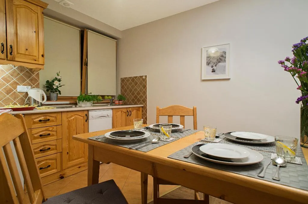 FAMILY ROOM ONE BEDROOM Room, Apartamenty Apartart Zakopane, Krakow