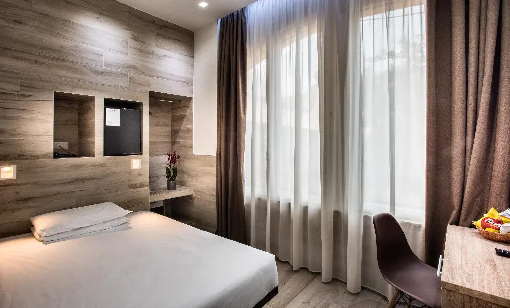 SINGLE PREMIUM Room, Eurohotel, Milan