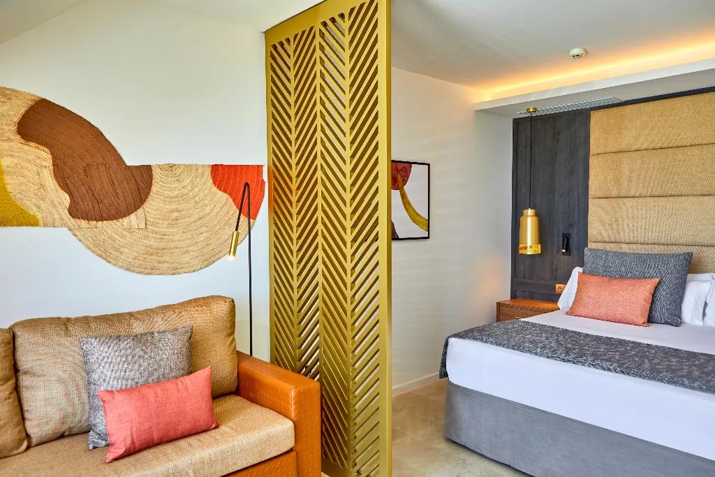 JUNIOR SUITE STANDARD Room, Zafiro Palace Andratx, Majorca